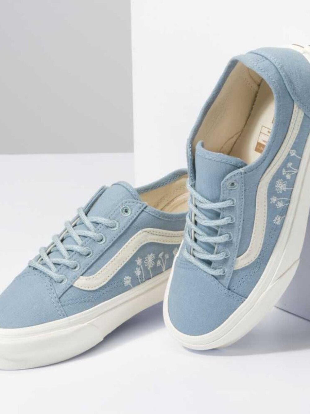 Vans Old Skool Tapered Eco Theory Embroidered Flowers in Ashley Blue